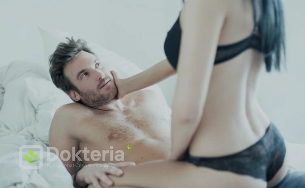 Posisi woman on top ini memungkinkan pasangan Anda merangsang G-spot secara langsung