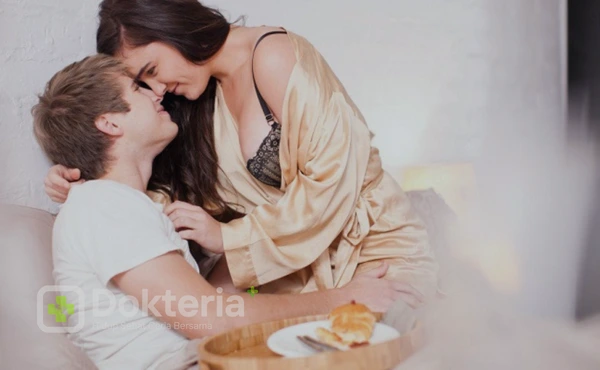 Variasi Posisi Woman On Top - Duduk bersila