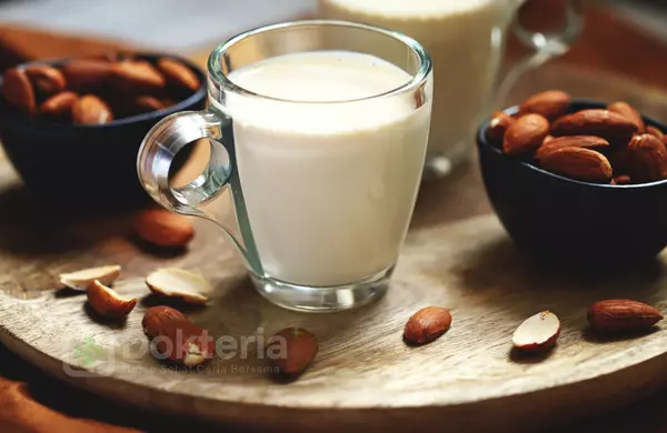 kacang almond dan susu